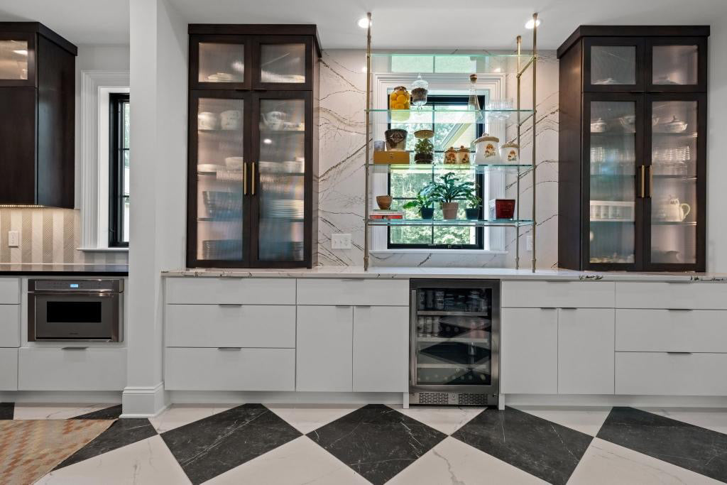Bistro Floor/Counter to Ceiling Shelf
